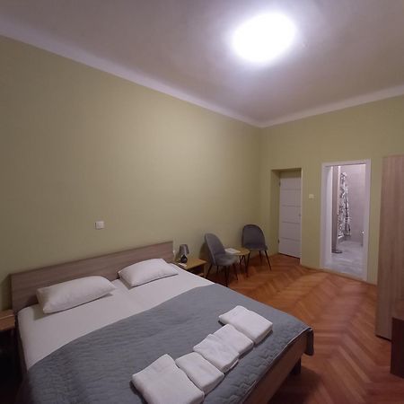 Oskar Amphitheater Apartments And Rooms With Free Parking Пула Номер фото